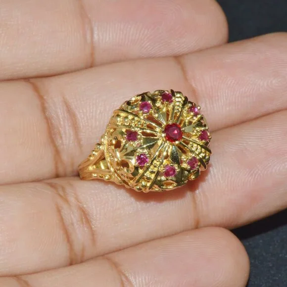 Vintage Franklin Mint Natural Ruby 18K 750 Solid Gold Etruscan Crown Dome Ring
